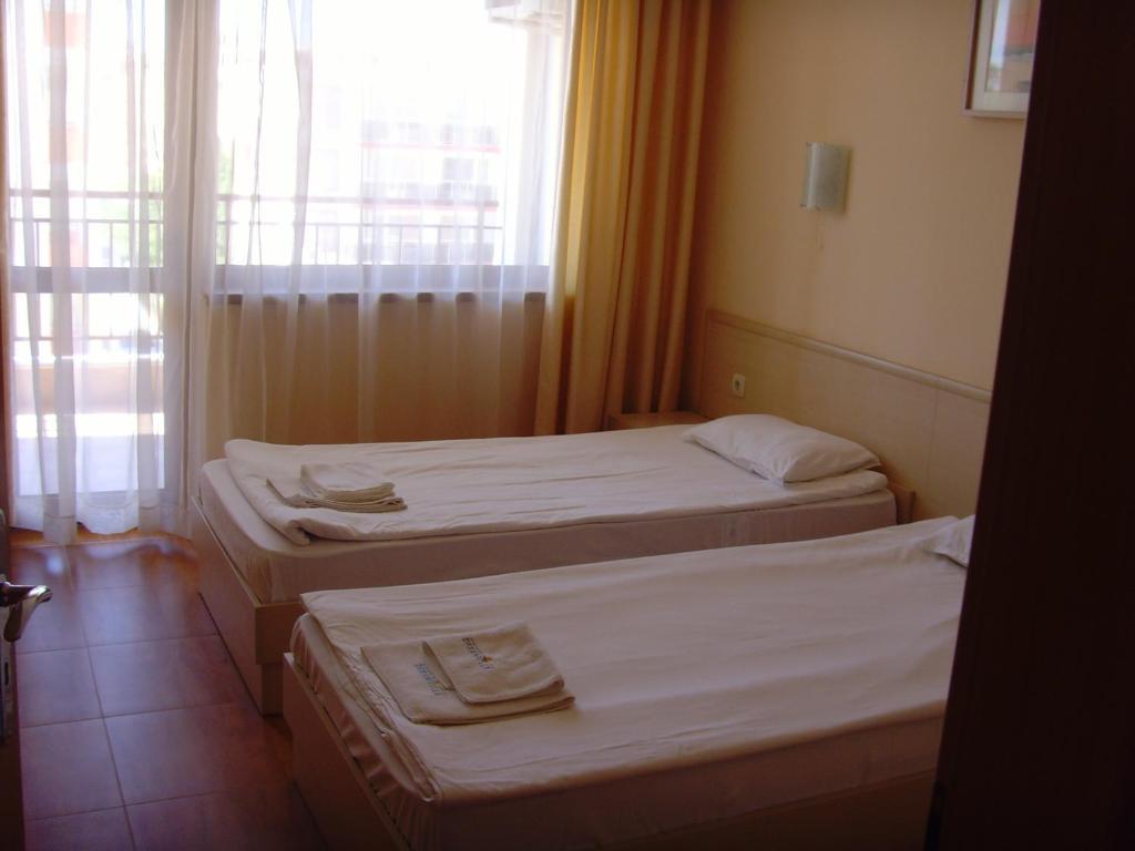 Complex Sunny Dreams Aparthotel Pantai Sunny Ruang foto