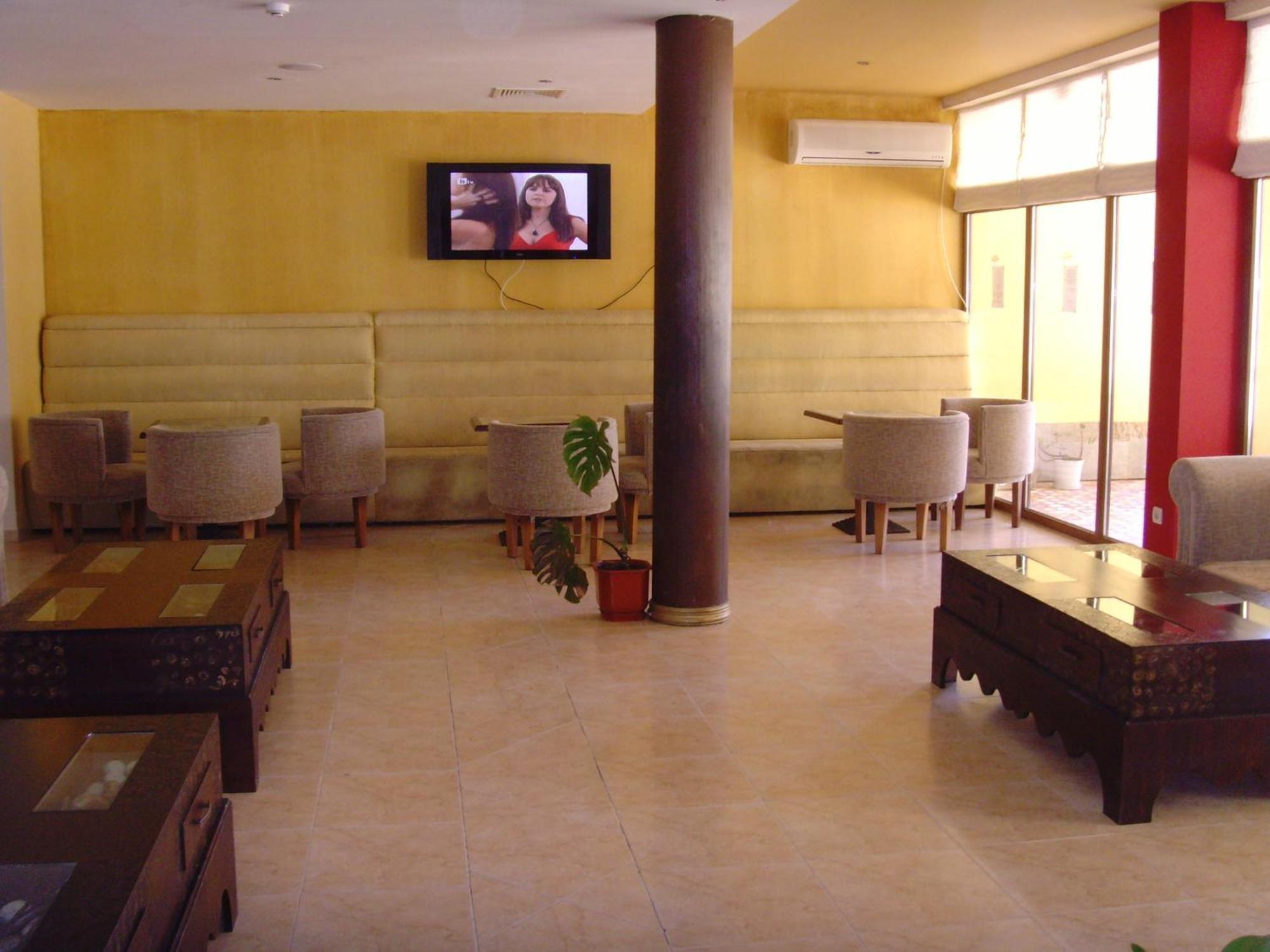 Complex Sunny Dreams Aparthotel Pantai Sunny Bagian luar foto
