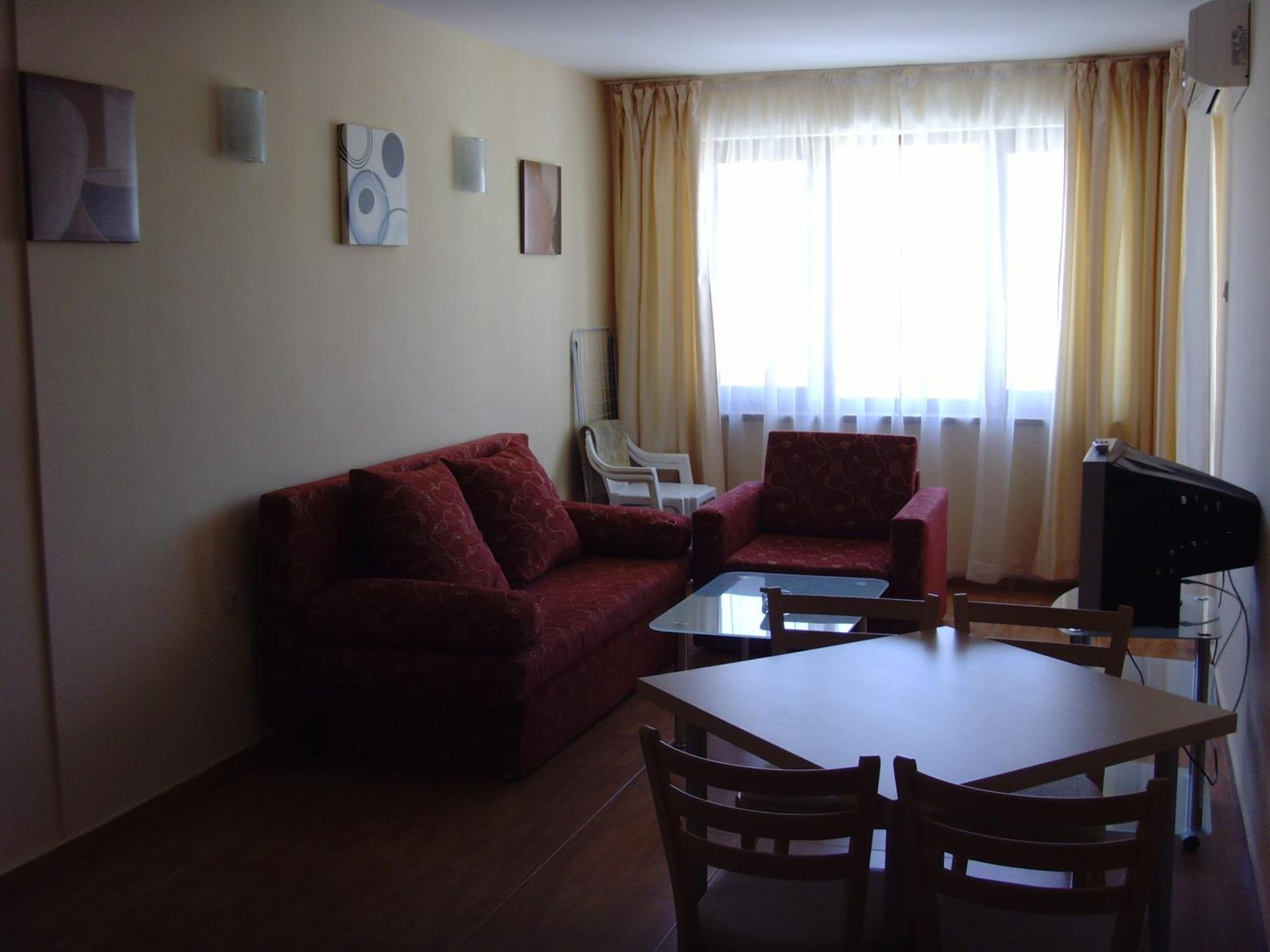 Complex Sunny Dreams Aparthotel Pantai Sunny Bagian luar foto