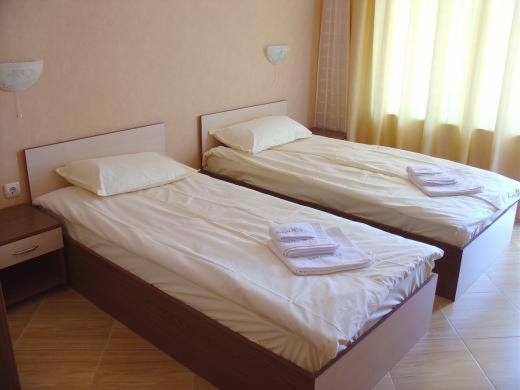 Complex Sunny Dreams Aparthotel Pantai Sunny Bagian luar foto