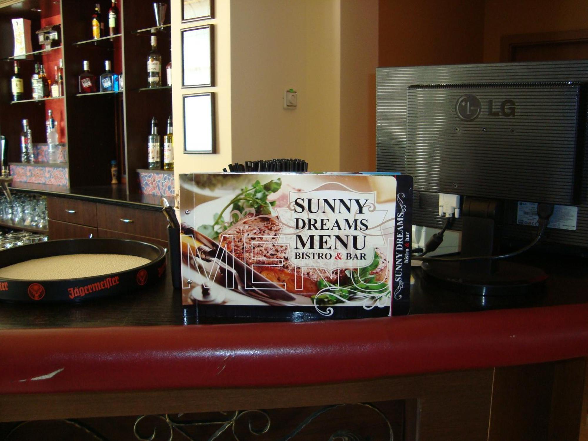 Complex Sunny Dreams Aparthotel Pantai Sunny Bagian luar foto