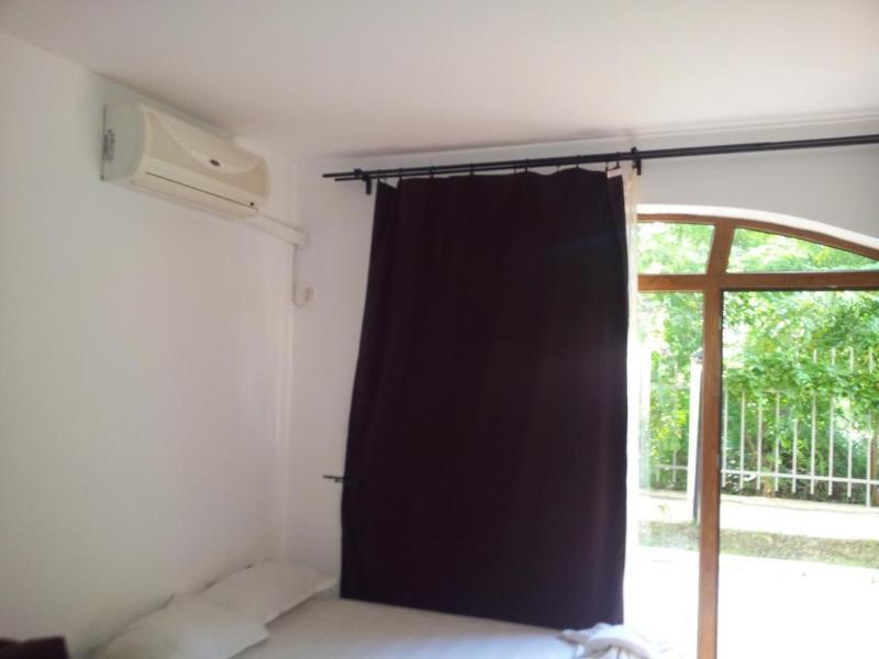 Complex Sunny Dreams Aparthotel Pantai Sunny Bagian luar foto