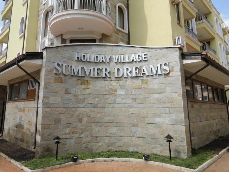 Complex Sunny Dreams Aparthotel Pantai Sunny Bagian luar foto