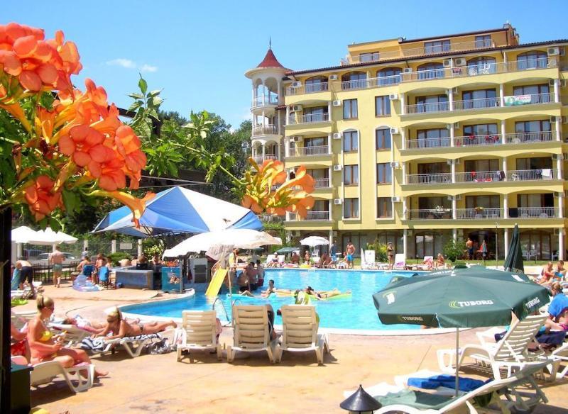 Complex Sunny Dreams Aparthotel Pantai Sunny Bagian luar foto