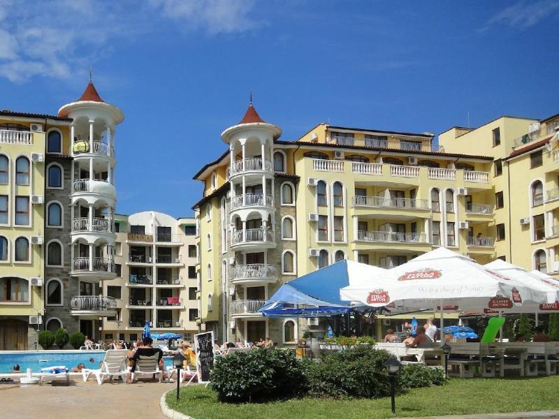 Complex Sunny Dreams Aparthotel Pantai Sunny Bagian luar foto