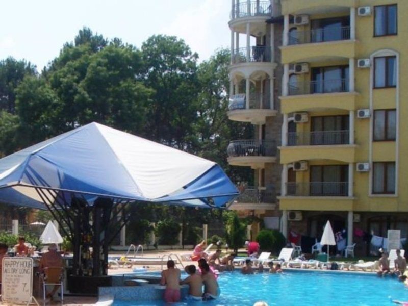 Complex Sunny Dreams Aparthotel Pantai Sunny Bagian luar foto